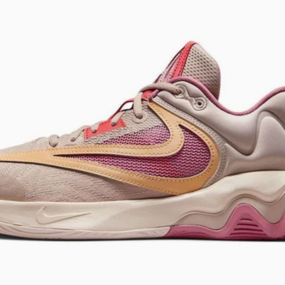 Nike men’s immortality 3 basketball shoes size 8.5 fossil stone color